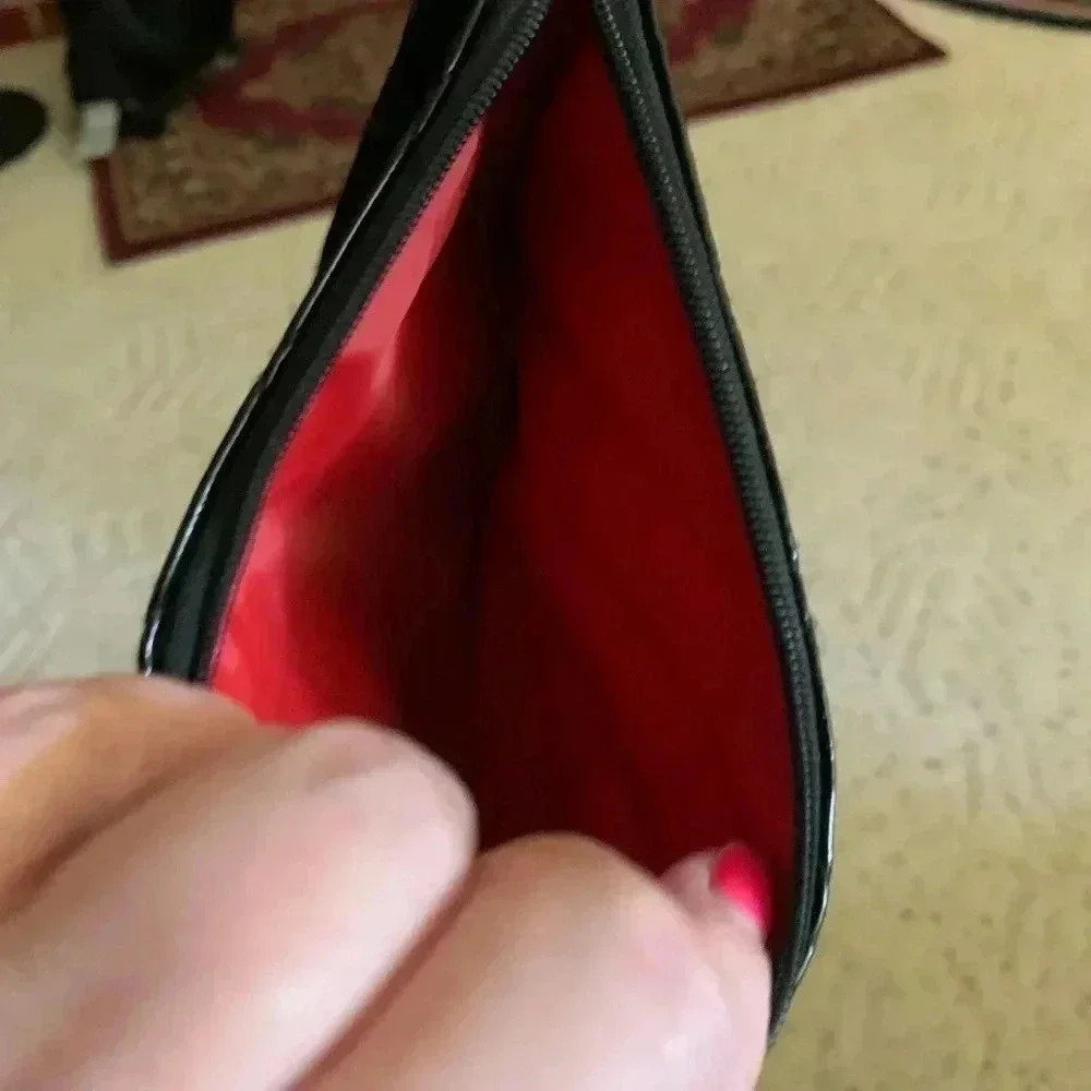 Unbranded Woman’s Wristlet With Patchwork Pattern - Picture 7 of 7